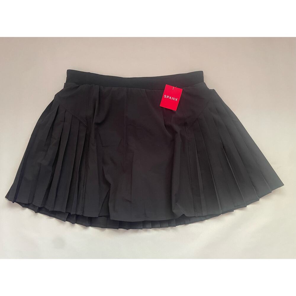 NWT Women’s Spanx Black Athletic Pleated Booty Boost Get Moving Skort Large